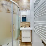 Modern Studio -Trocadero
